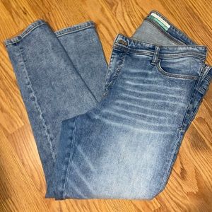 Pilcro Boyfriend Slim Jeans